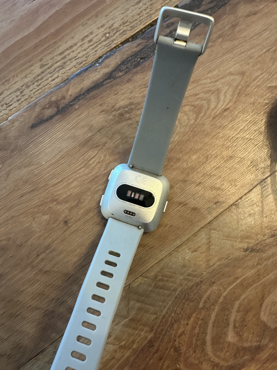 Fitbit Versa met grijs bandje