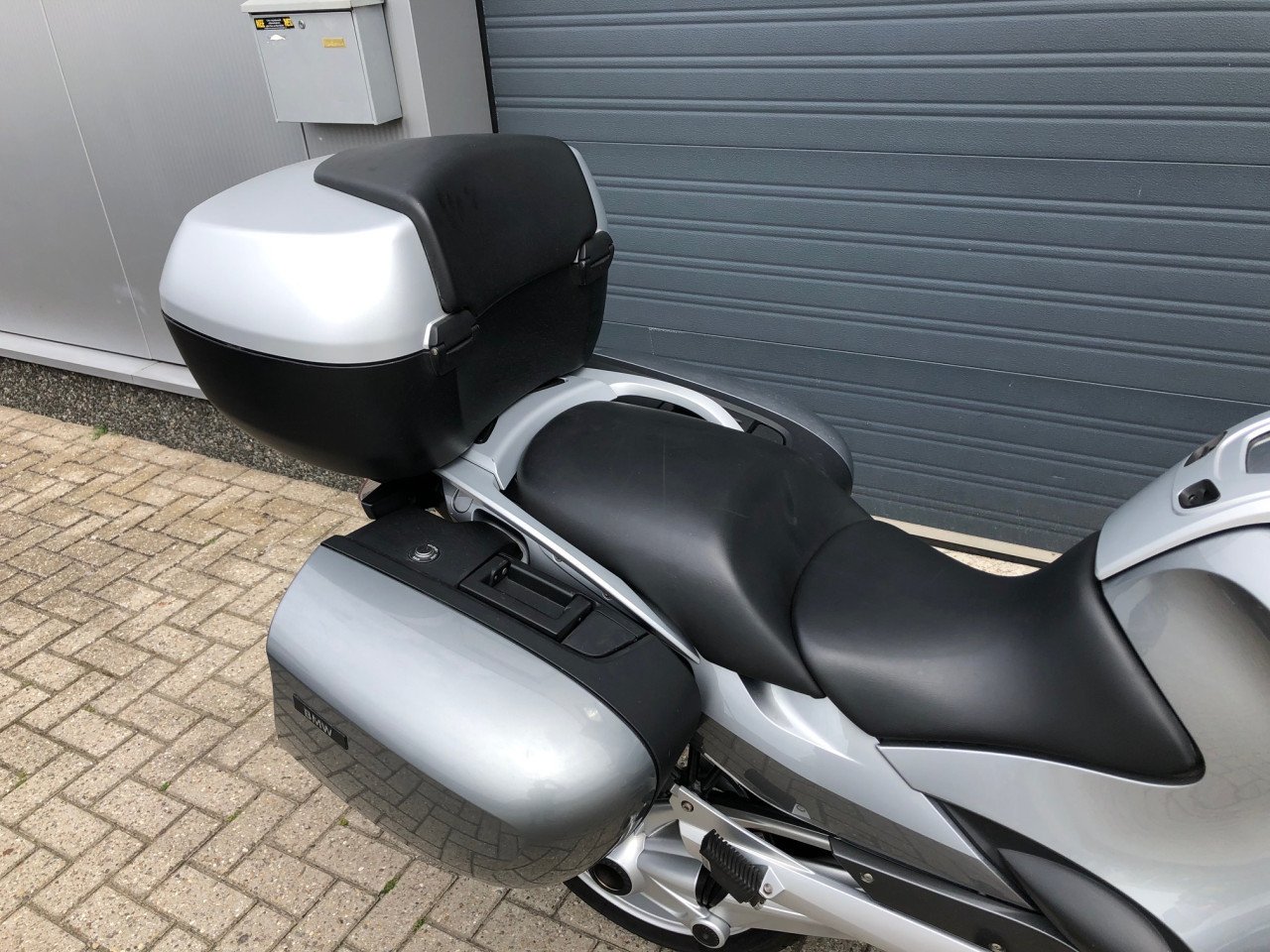 BMW R1200RT van 1e eigenaar met slechts 42 dkm, nieuwstaat €4850,-