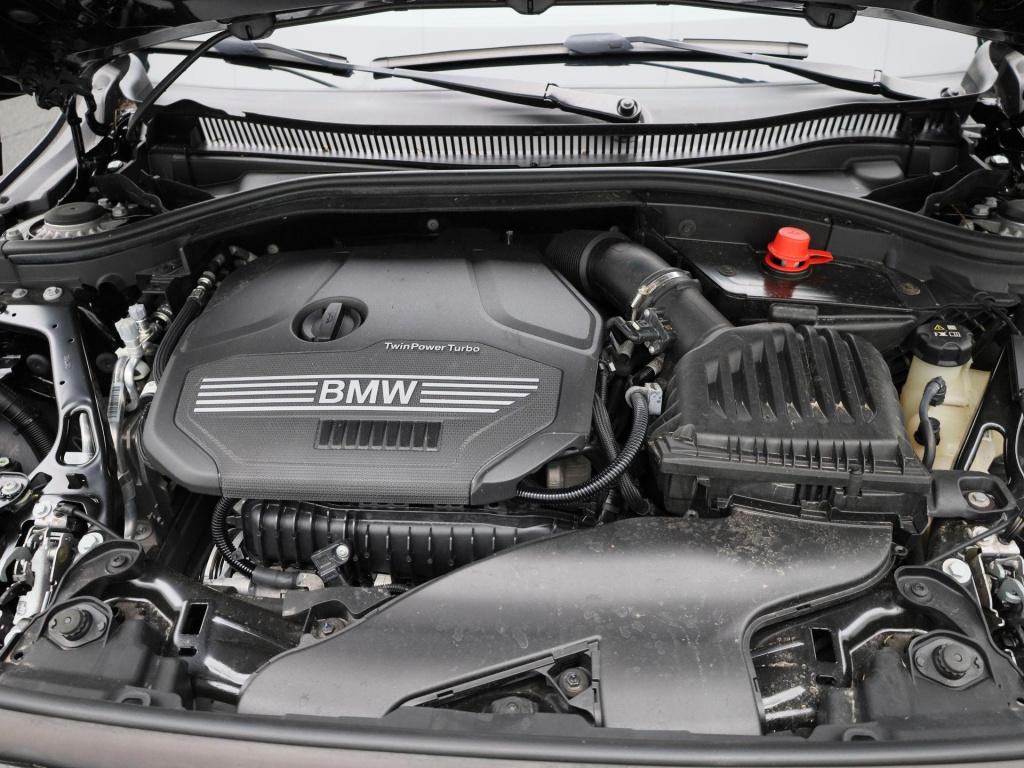 BMW 1 Serie 116i executive | automaat | parkeer sensoren | navigatie | virt