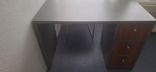 Buro met 3 laden