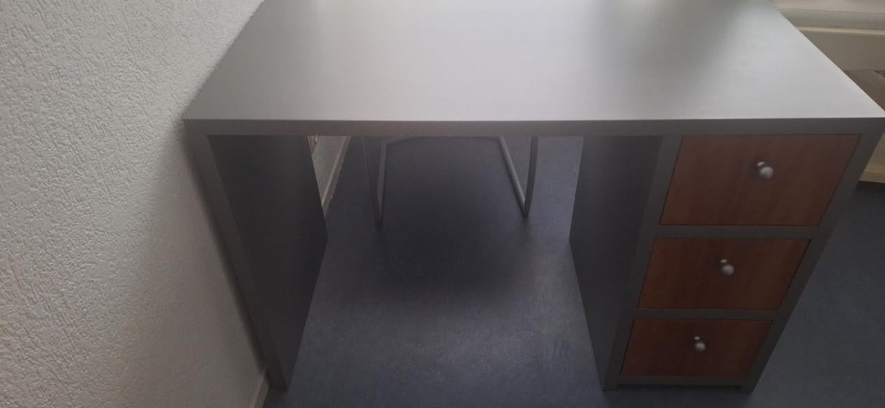 Buro met 3 laden