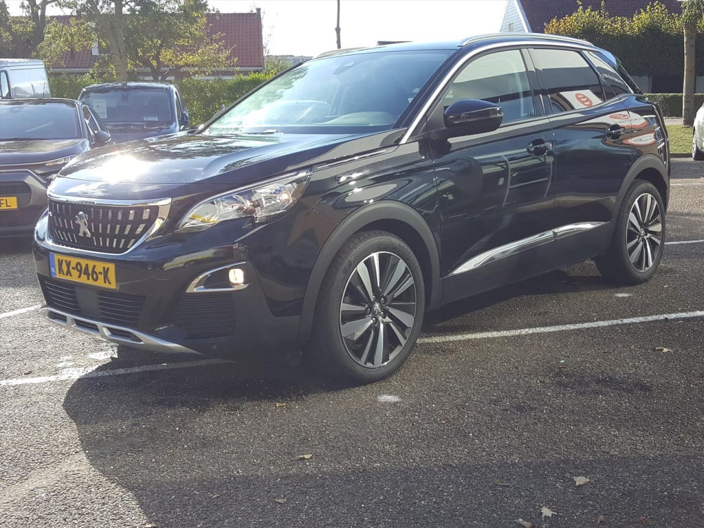 Peugeot 3008 1.2pt 130pk allure trekhaak | navi | apple carplay & android a