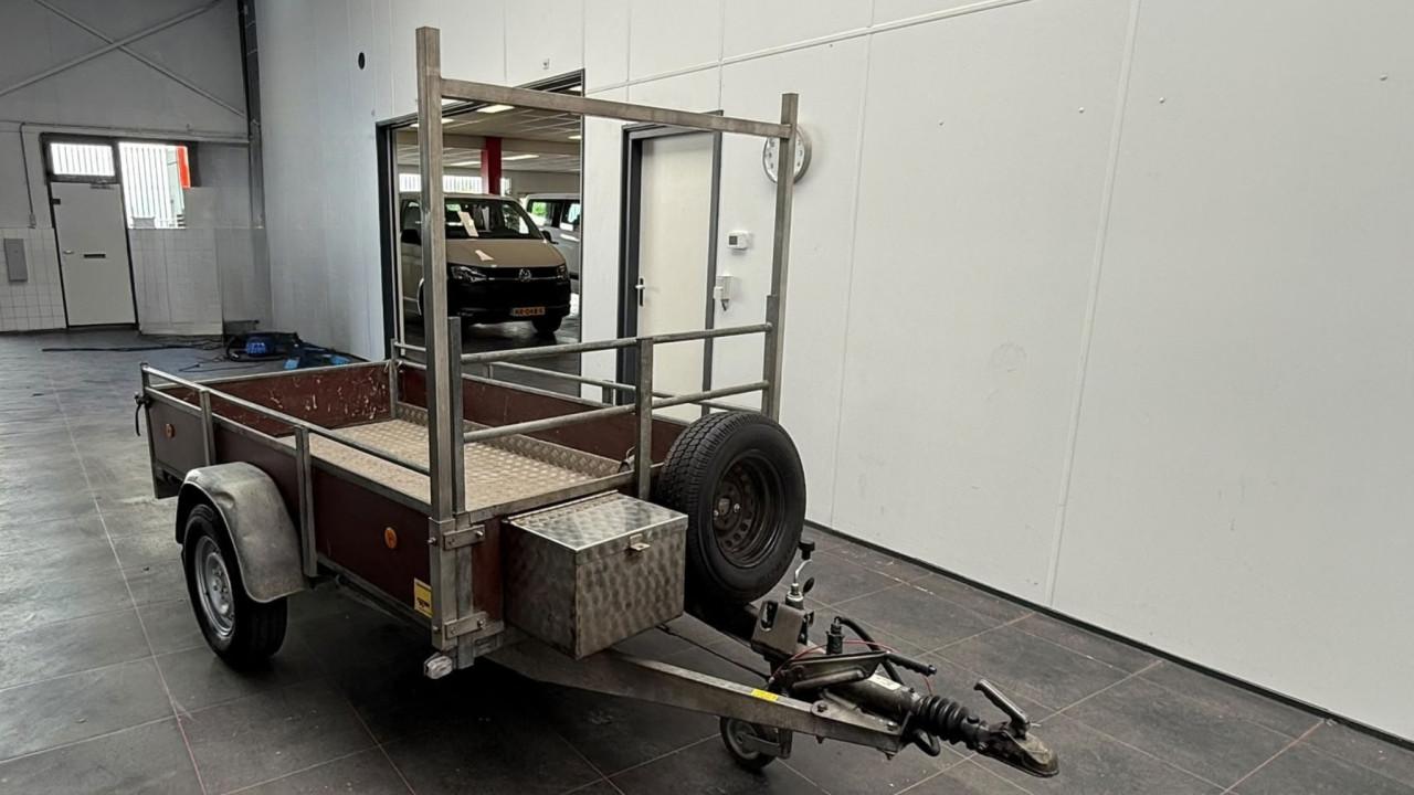 Hapert aanhangwagen 1.000 kg | Stevige plateauwagen met rekopbouw