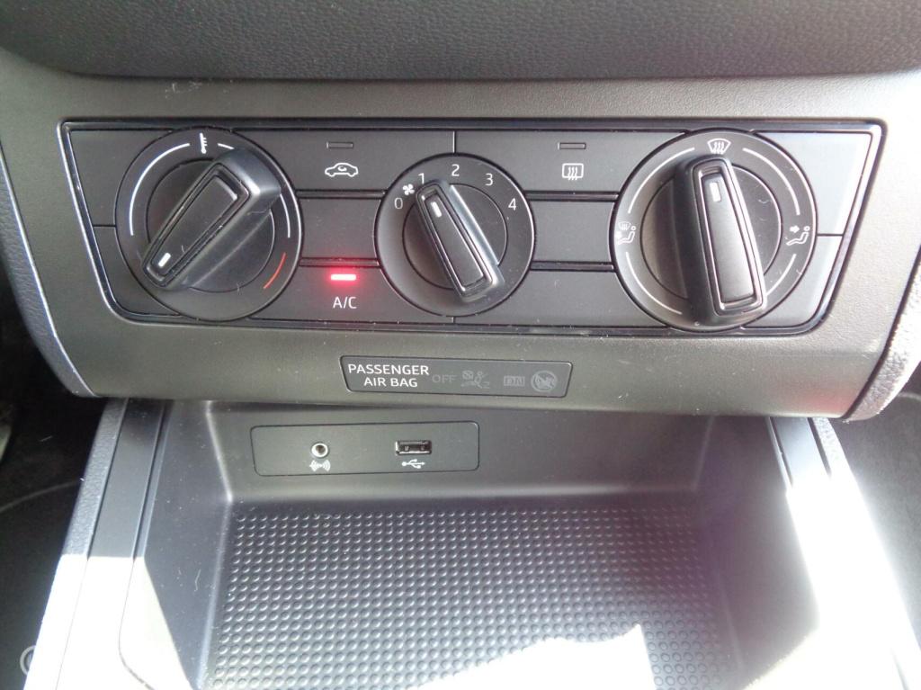 Seat Arona 1.0 tsi reference/airco/lm velgen/carplay/1st eig/slechts 79000k