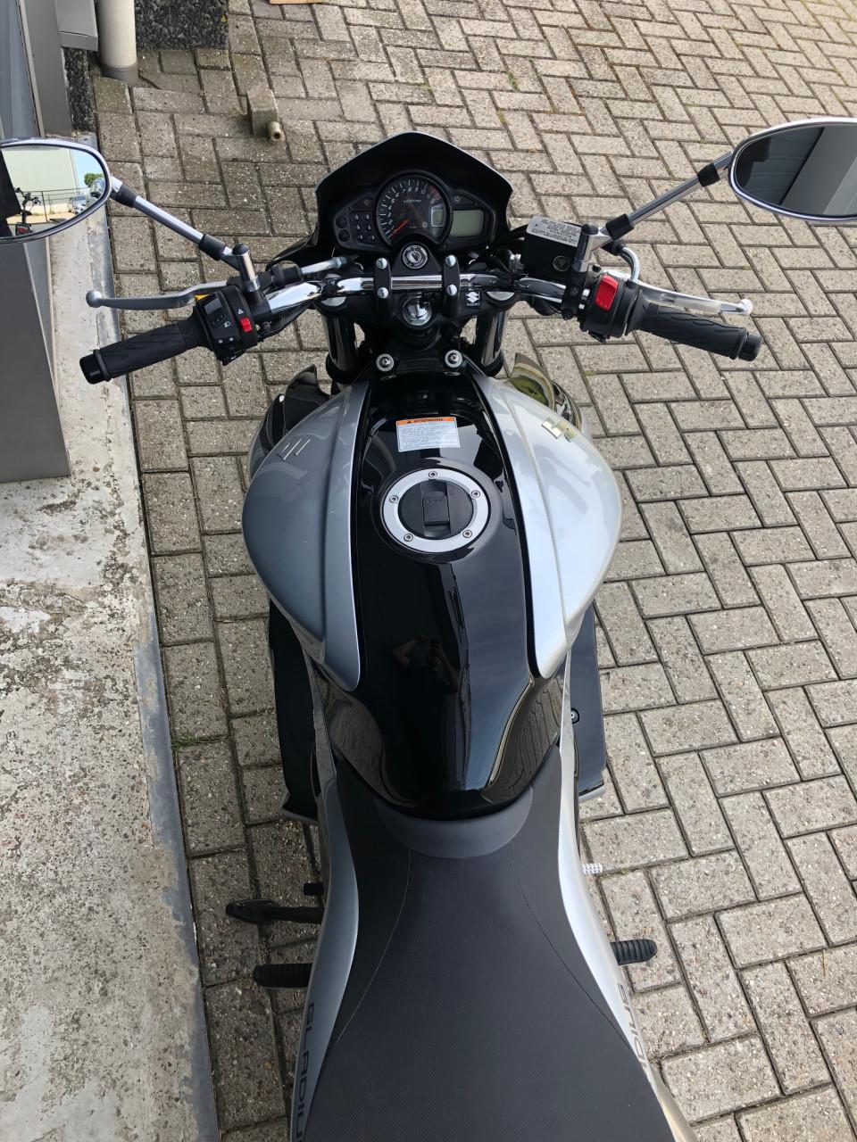 Suzuki SFV650 Gladius uit 2013, 13dkm met ABS, Rijklaar mee €3750,-
