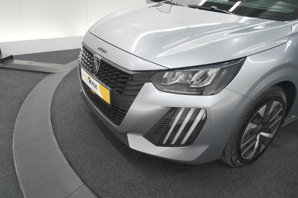 Peugeot 208 puretech 100 active | parkeersensoren | navigatie | apple carpl