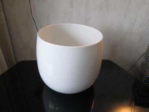 Grote witte bloempot