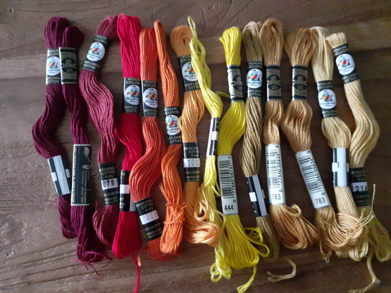 NIEUWE borduurzijde - ALLERLEI KLEUREN 66 stuks + restjes !!