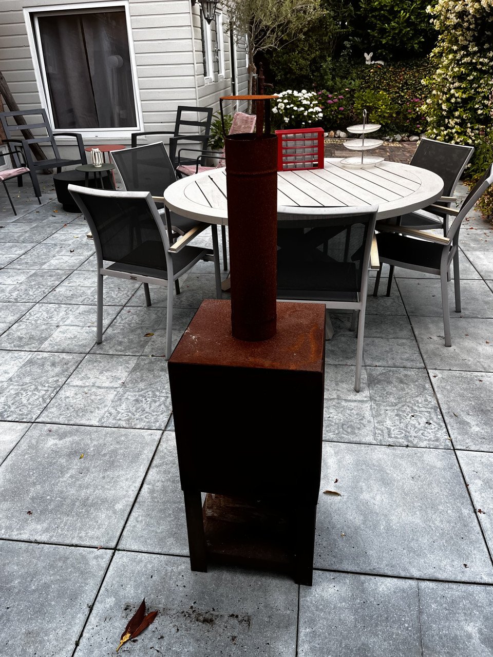 Tuinkachel, voor op terras. Was 150 euro.