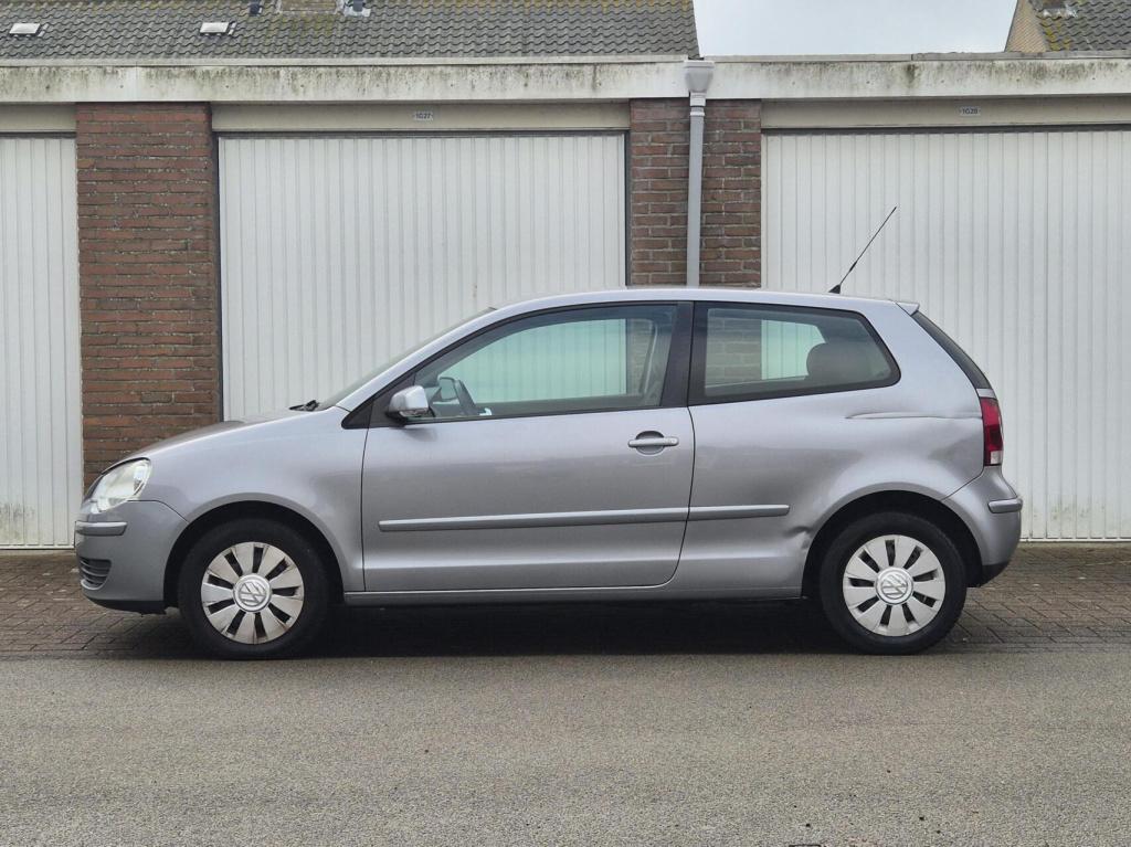 Volkswagen Polo 1.4-16v comfortline / cruisecontrol