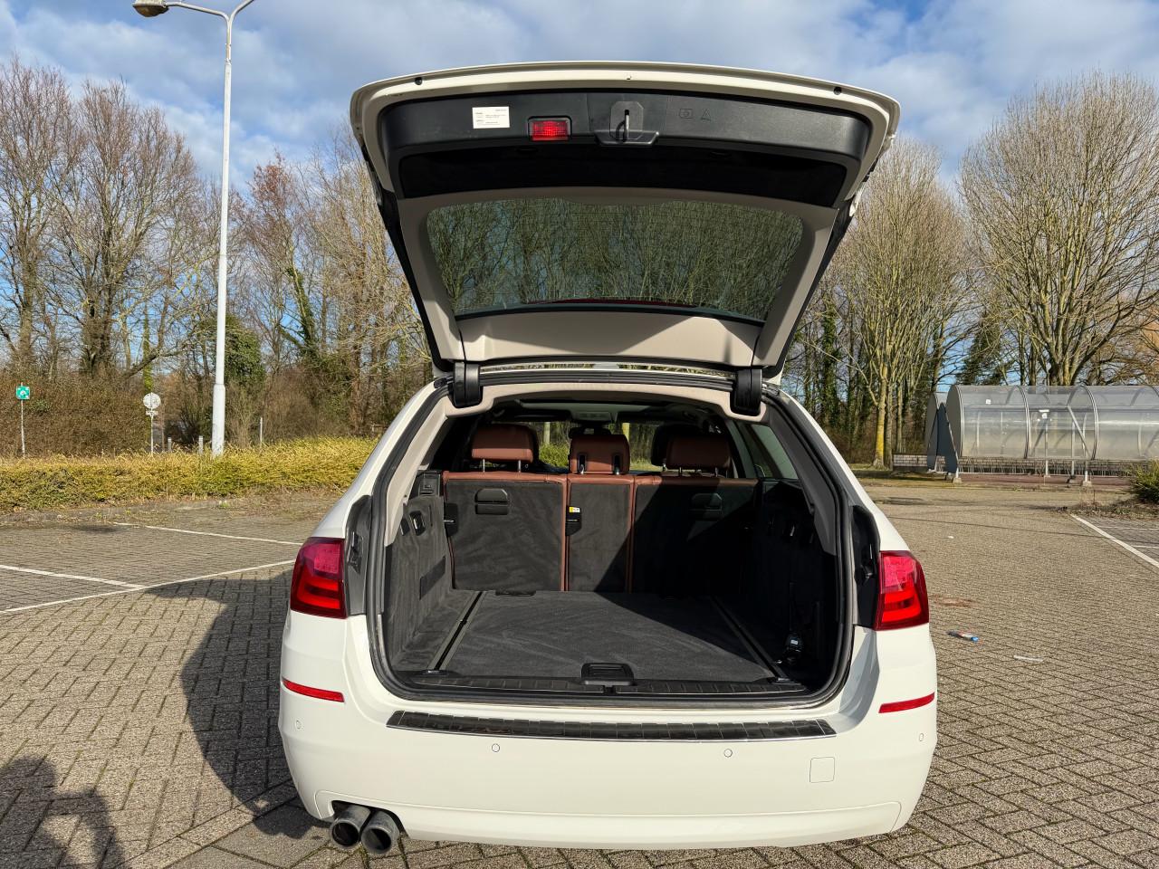 BMW 523i 3.0 6-Cilinder High Executive | Apk | Navi | Cruise | Pdc