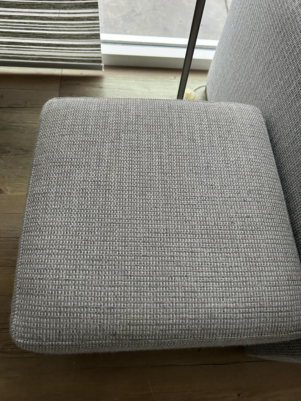 Bankstel 2 & 2,5 zit + poef evt. met bijpassende Salontafel