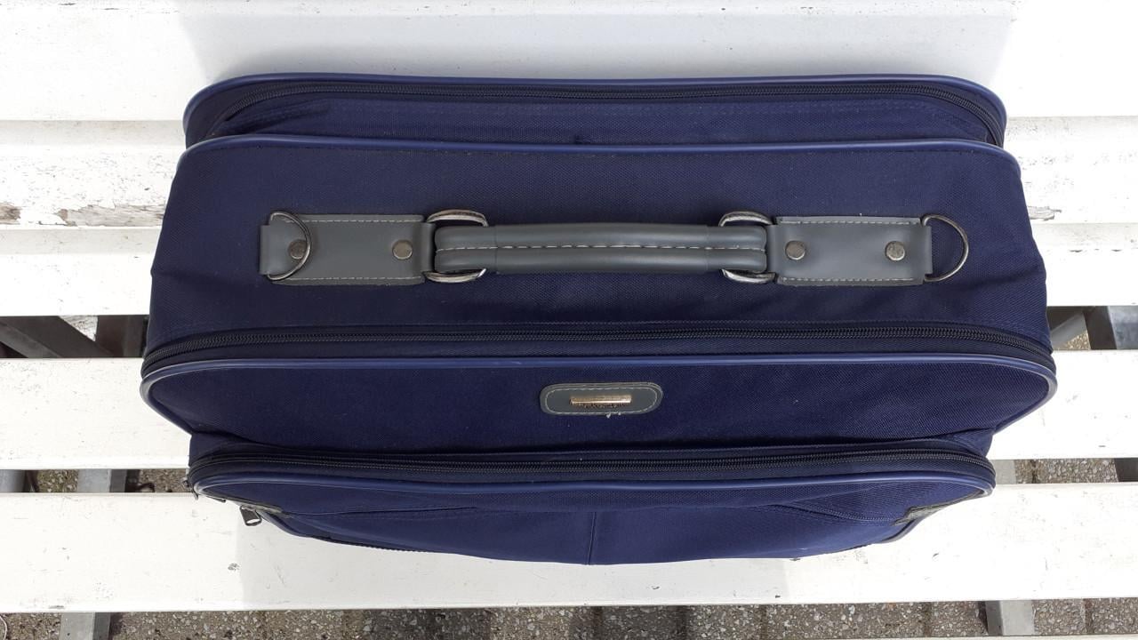 Rol-Koffers roze / groen & tas, blauw met inhoud rugzak + tas + kleine tas