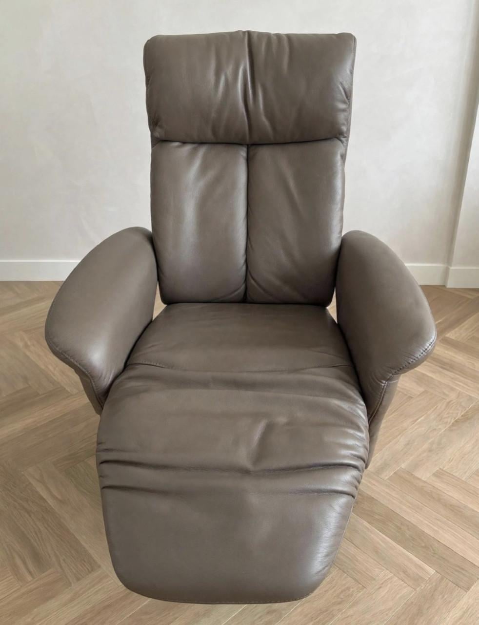 Meubelzorg sta op stoel en relax fauteuil, maat M