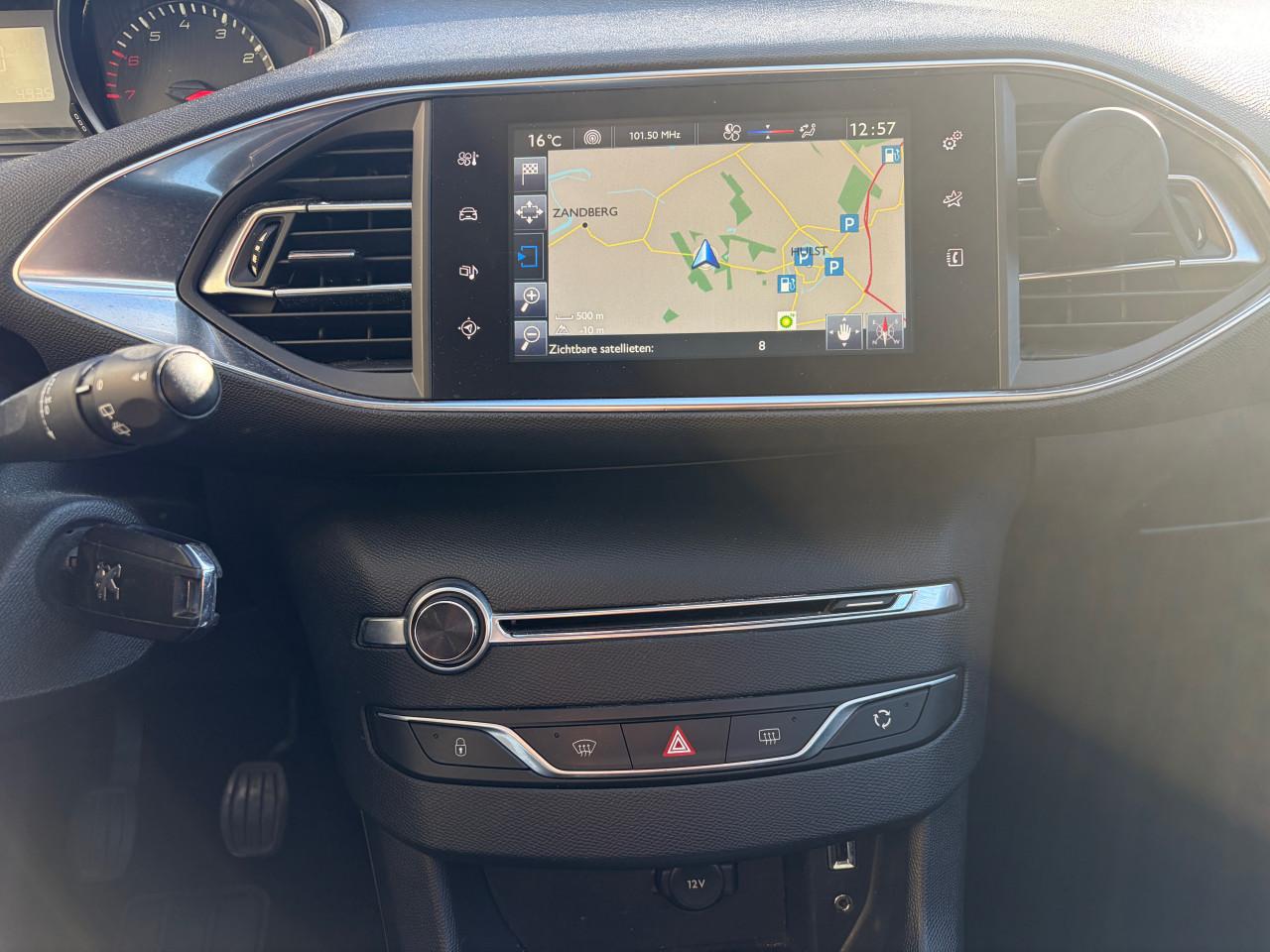 Peugeot 308 1.2 e thp sw 2015 airco navigatie