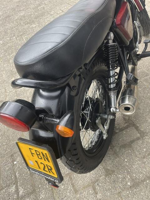 Schitterende demo hanway raw 50 caferacer van 1 ste eigenaar met maar 1775k