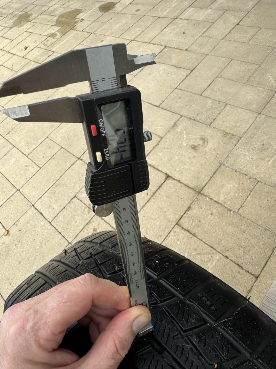 Set 16inch Anzio allu velgen met Yokohama winterbanden 5x114,3