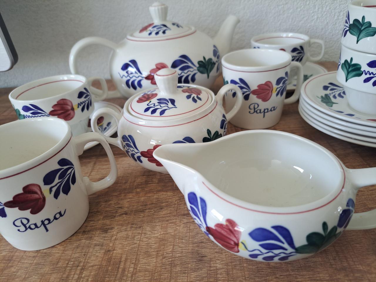 Boerenbond ( thee) set ziet  er nog heel netjes uit