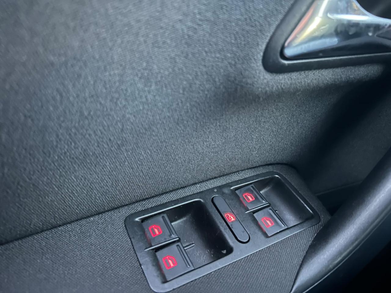 Volkswagen Polo 1.2-12V R-line|CARPLAY|APK|AIRCO|STOELVERW