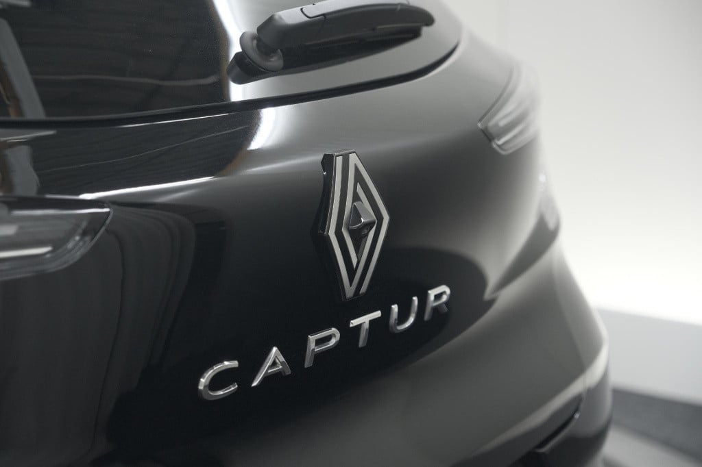 Renault Captur mild hybrid 160 edc techno | camera | navigatie | apple carp