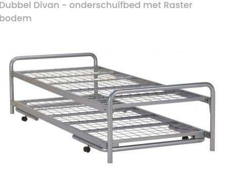 Onderschuifbed met matrassen