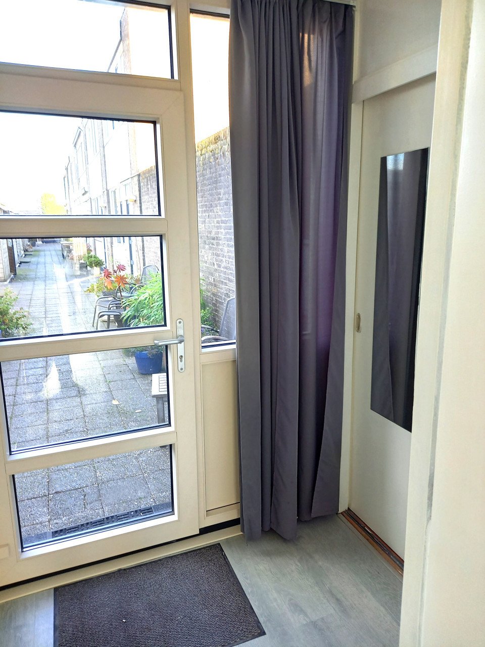 Per 01-07-2025 te koop in Vlissingen Pauwenburg 5 kamer appartement
