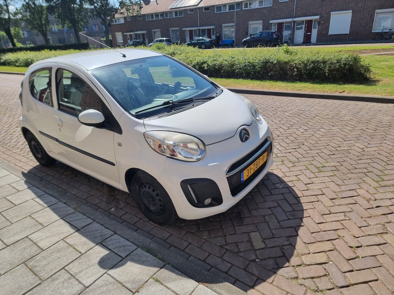 Luxe uitvoering Citroen C1 van 2012 5drs Airco LED Bluetooth Toerenteller