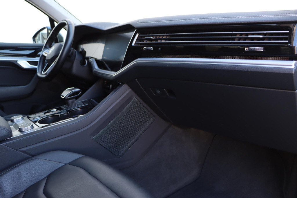 Volkswagen Touareg 3.0 tsi ehybrid elegance 380pk tiptronic