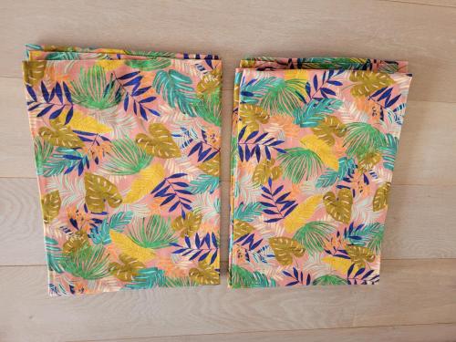 Strandspullen voor strandhokje: Gordijnen met roede, schep, spiegel etc.