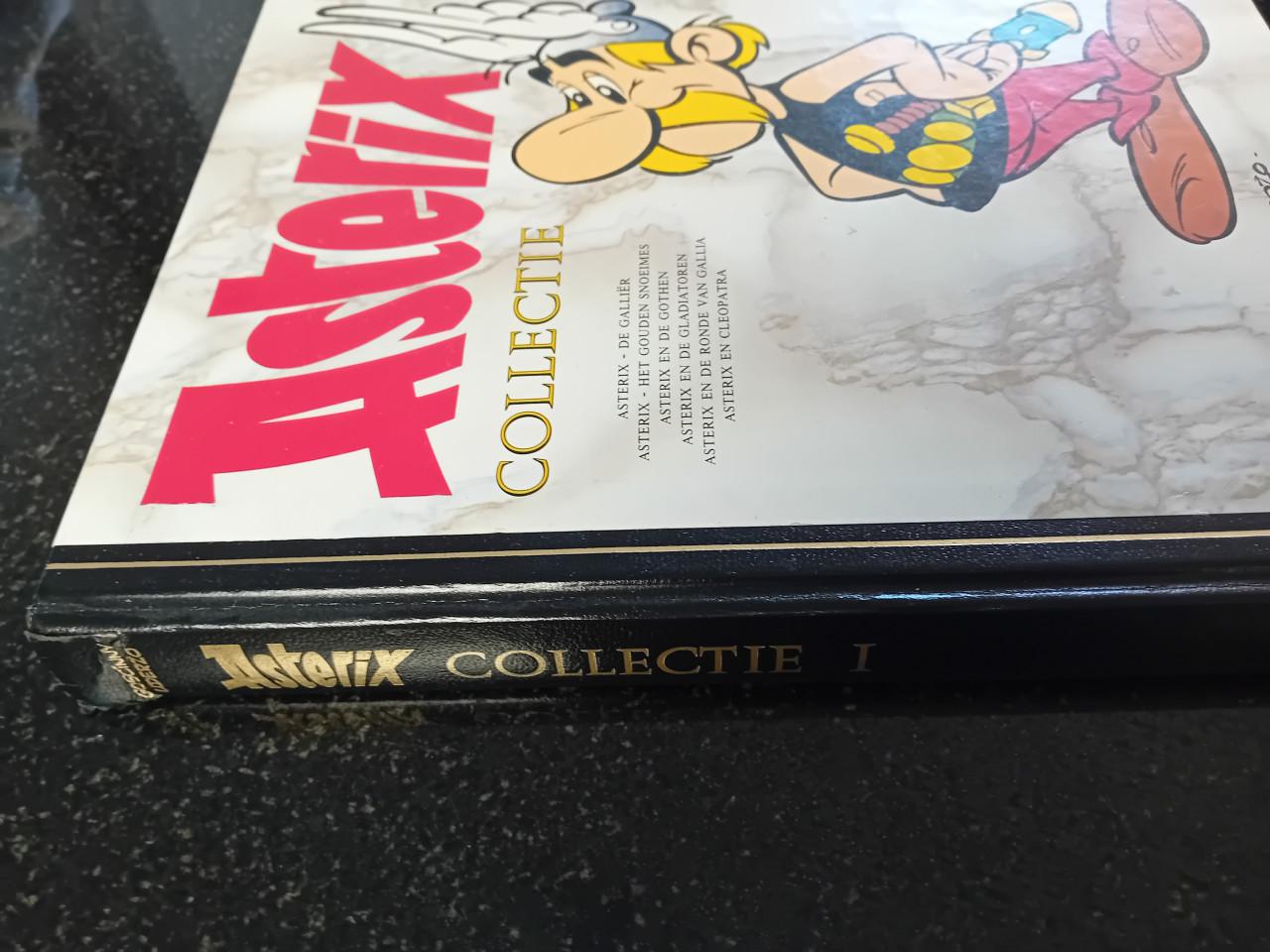 Doos vol Asterix-stripboeken