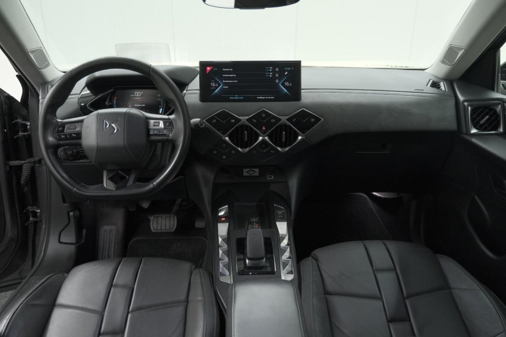 Ds Ds 3 crossback 50 kwh e-tense so chic | camera | dodehoekdetectie | head