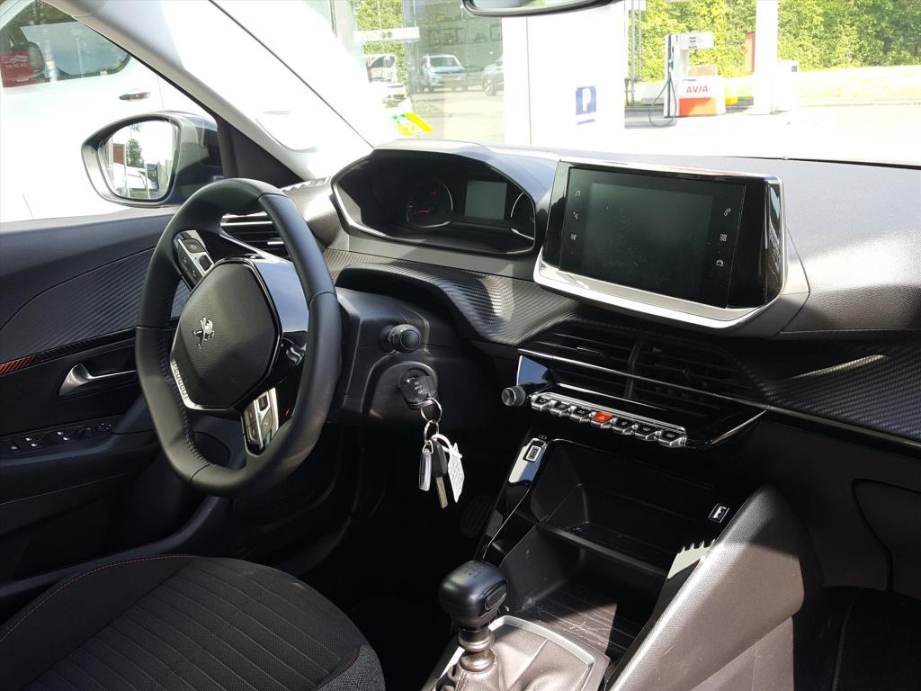 Peugeot 2008 1.2 puretech 100pk active | navigatie | bt | camera achter | p