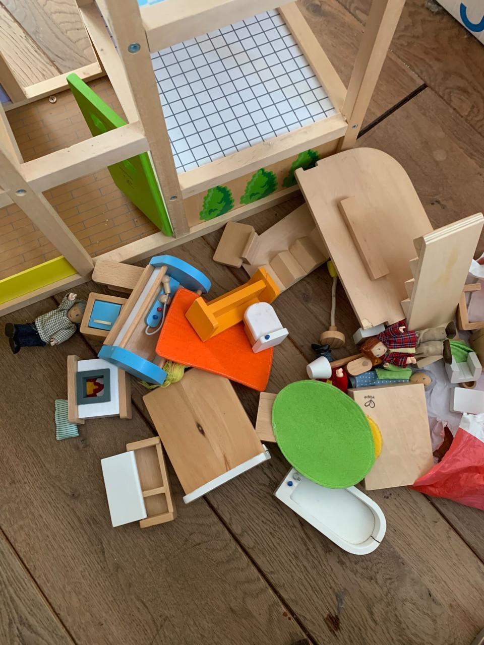 Te koop: Hape Poppenhuis