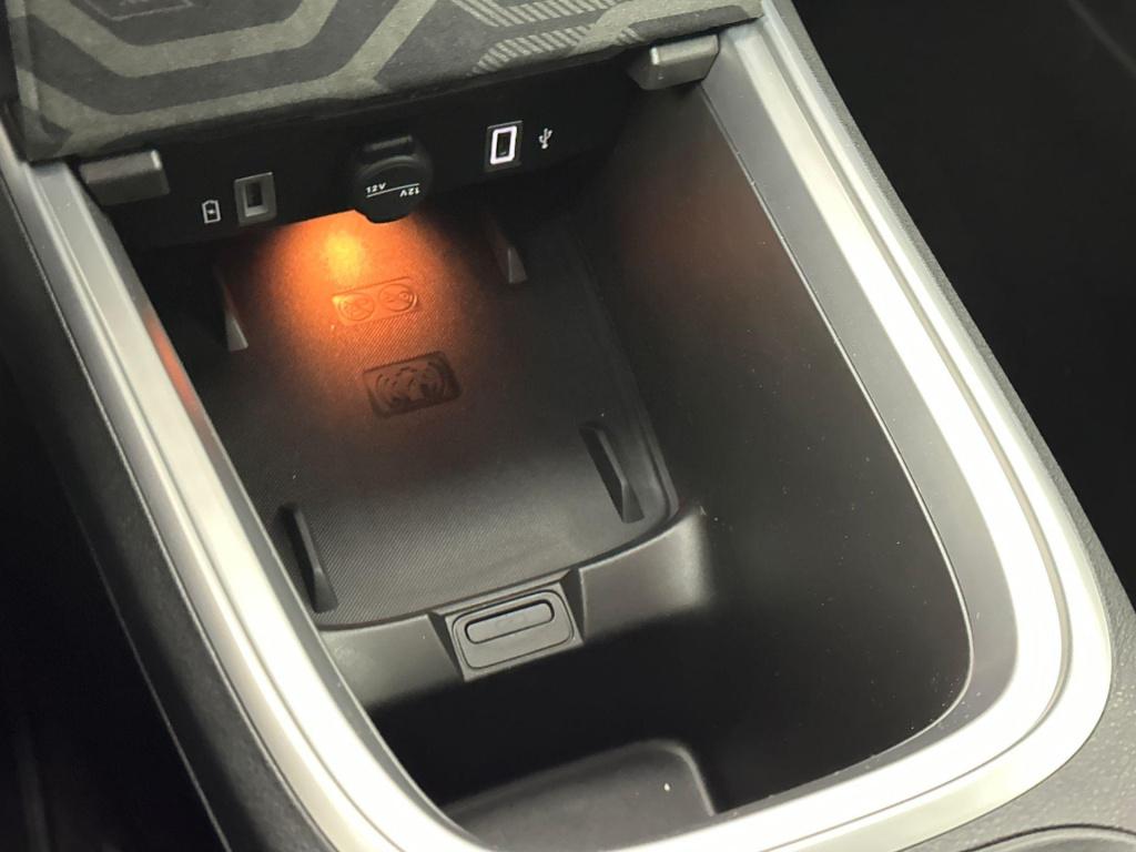 Jeep Avenger 1.2 e-hybrid summit | camera | apple carplay & android auto |