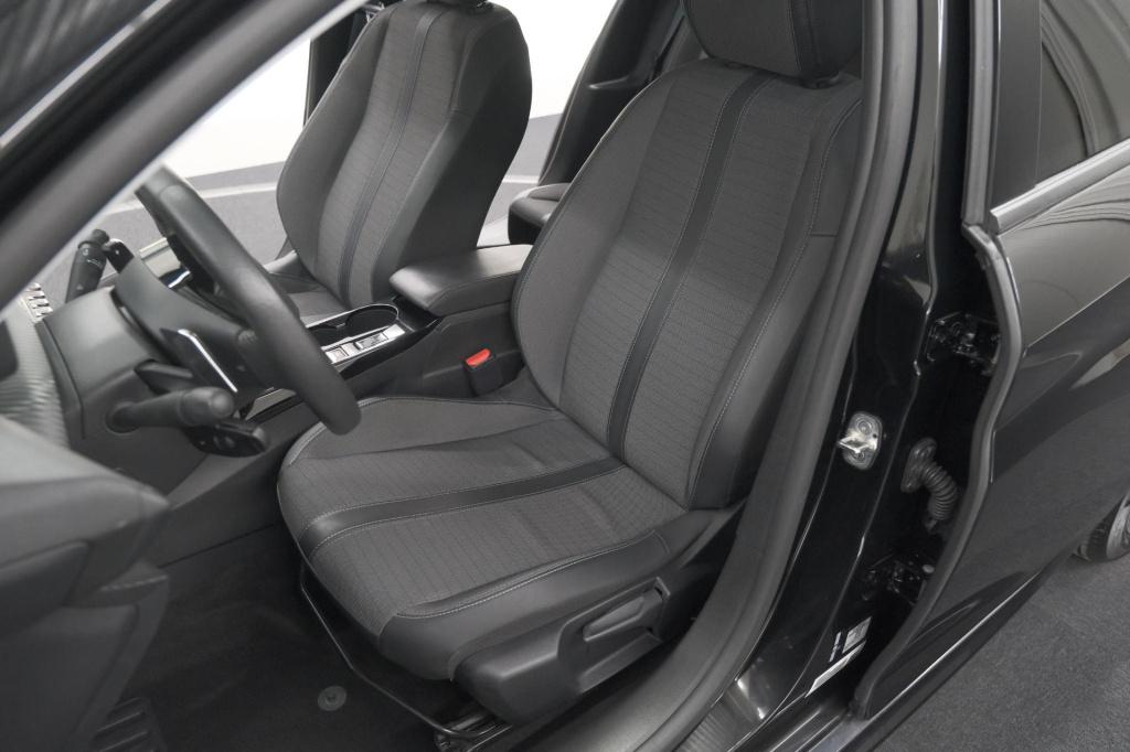 Peugeot 208 puretech 100 eat8 allure | camera | navigatie | apple carplay |