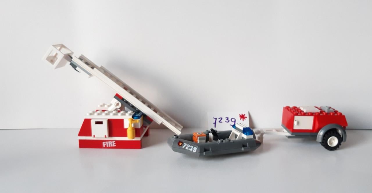 Lego 7239 brandweer ladderwagen met aanhanger en bootje