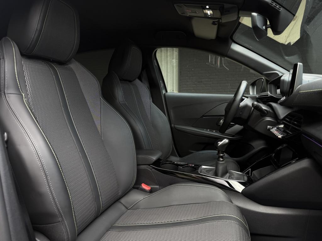 Peugeot 208 1.2 pt 100 gt