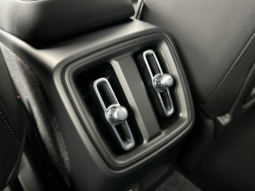 Volvo Ec40 extended range plus dark