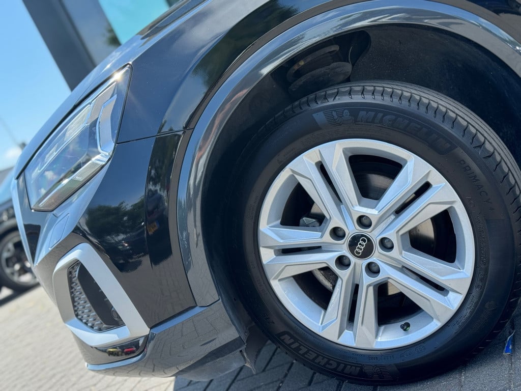 Audi Q2 35 tfsi advanced * led * camera * stoelverwarming * adaptieve cruis