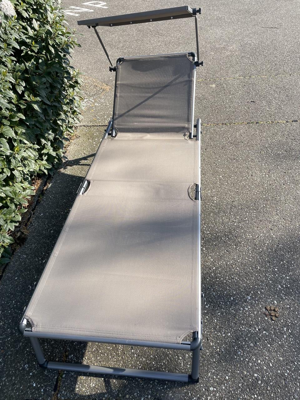 2 aluminium ligstoelen  1x gebruikt