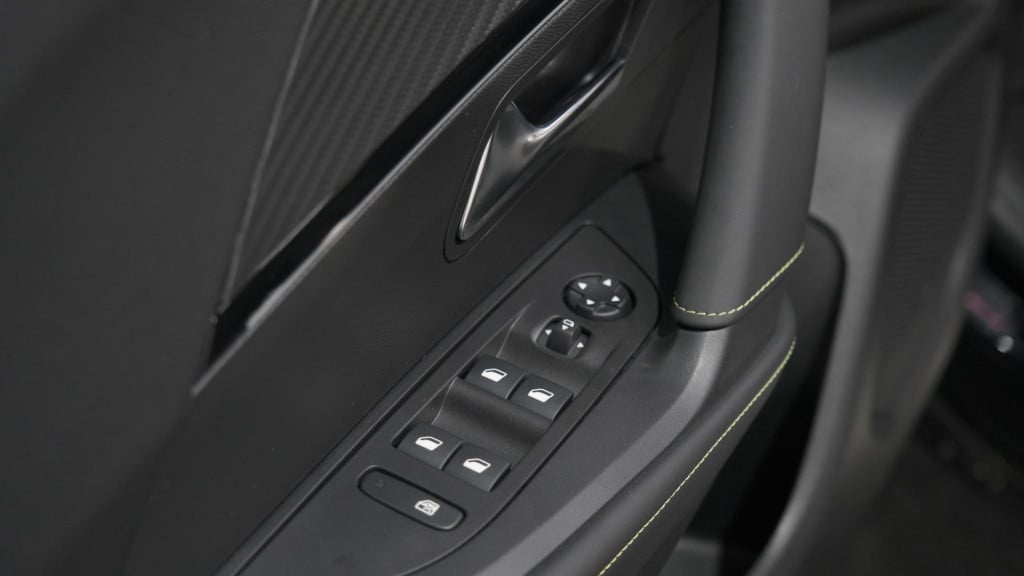 Peugeot 2008 puretech 130 eat8 gt | 360 camera | adaptieve cruise control |
