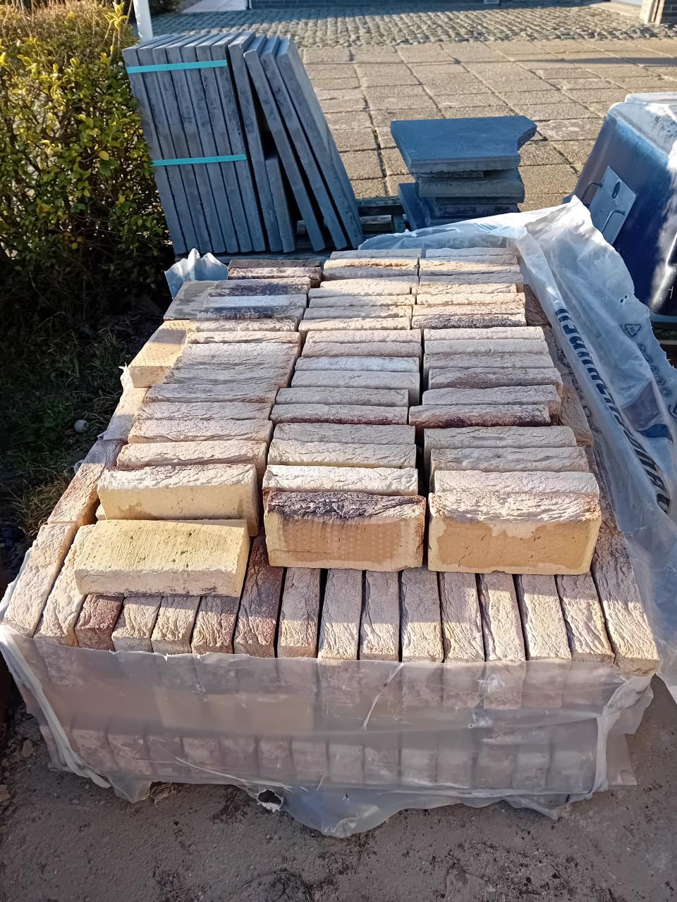 Metselstenen nieuw, ca 300 stuks