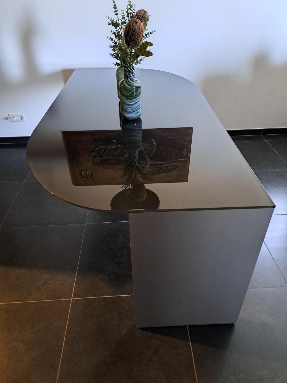 KARAT eettafel bieden