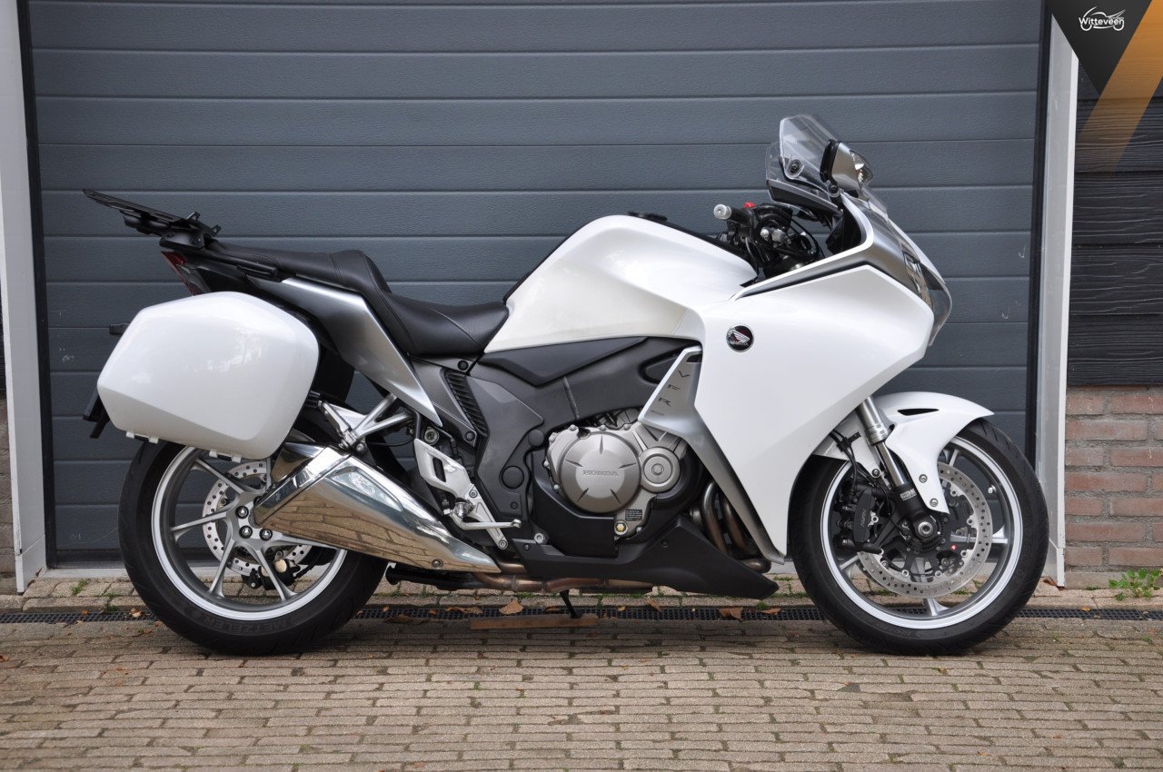 Honda VFR1200FA zeer netjes en compleet