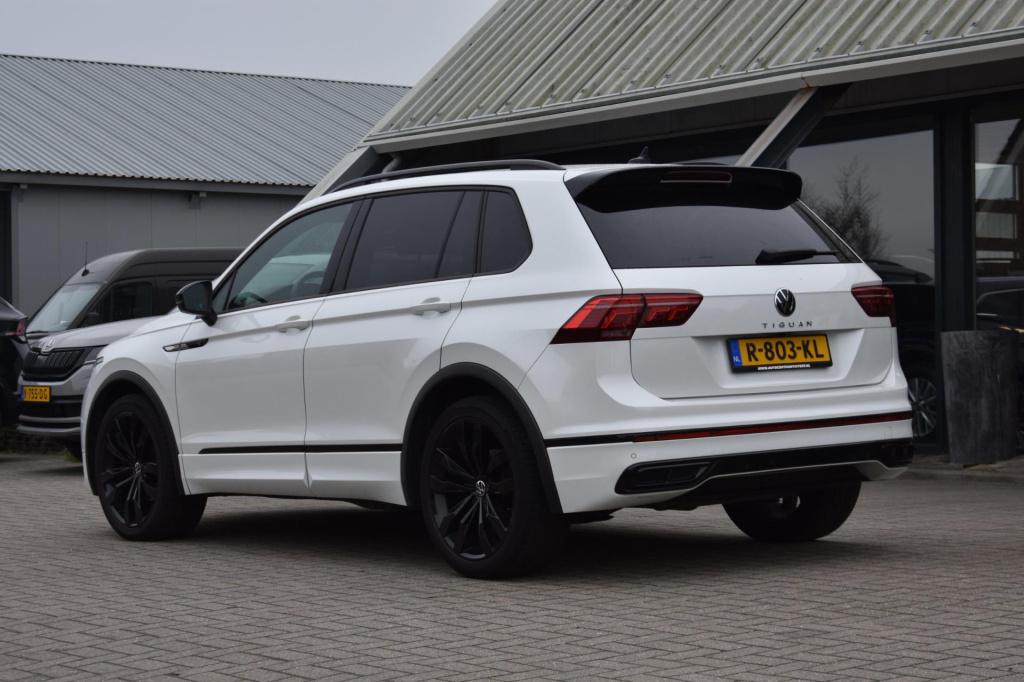 Volkswagen Tiguan 1.5 tsi r-line | black style | panoramadak | nap | camera