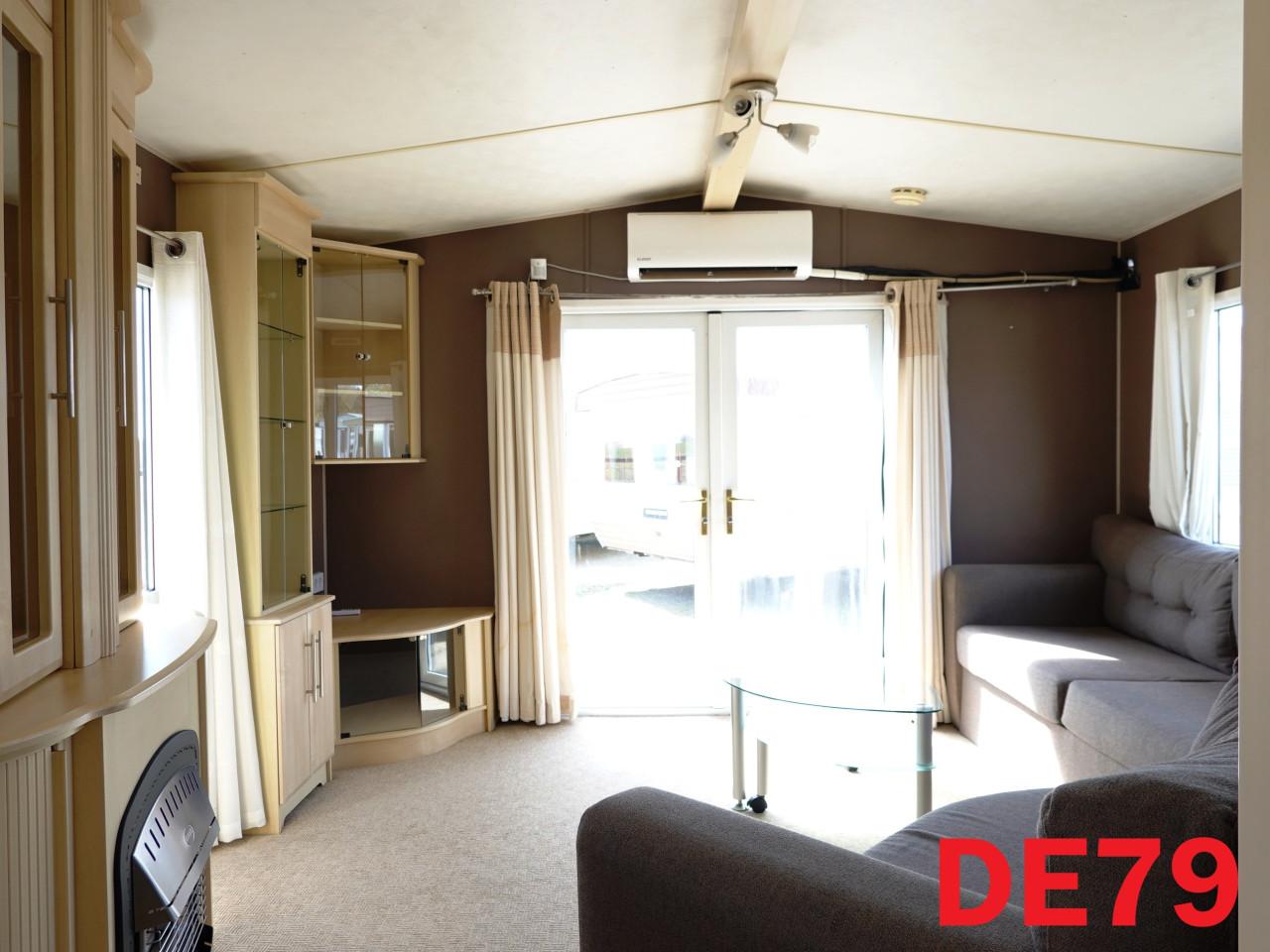 Royaal chalet met dubbel glas, openslaande deuren kopse kant, 3 slaapkamers