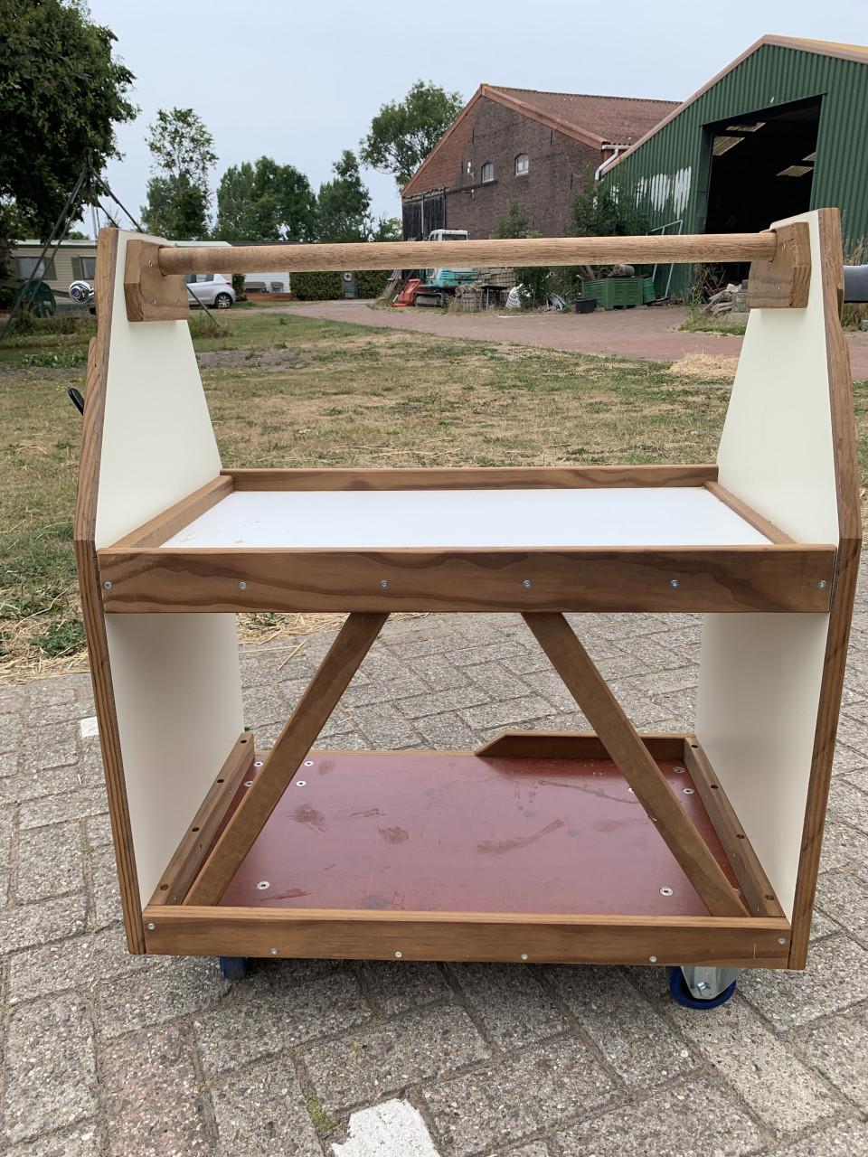 Hardhouten paarden zadelkar
