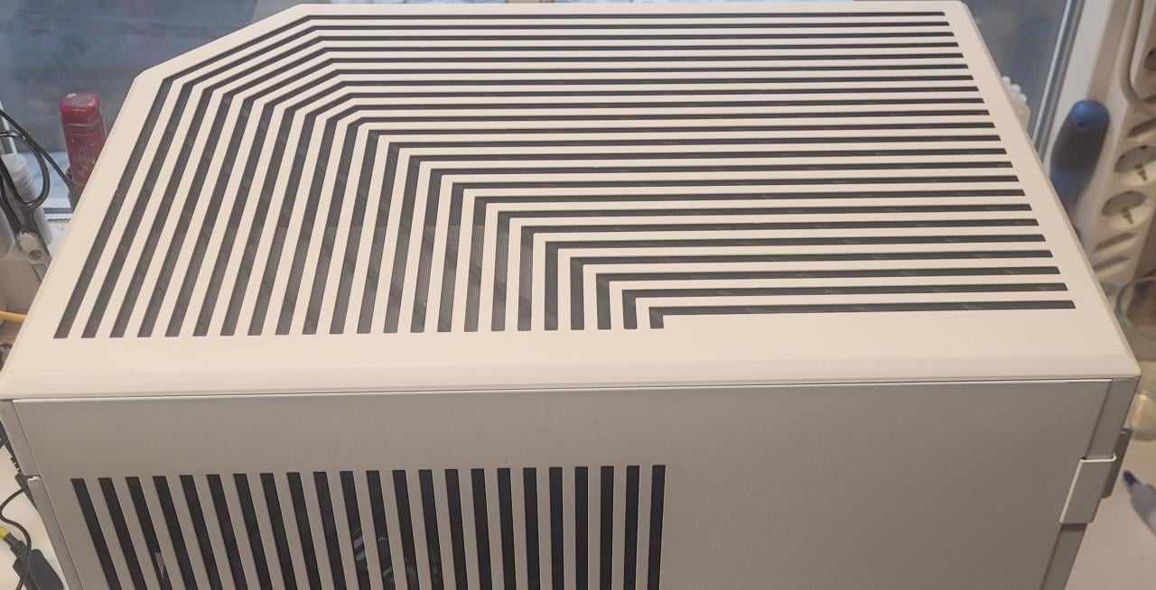 Refurbished gamePC/I5-12440/RTX 4070 Ti White Build/32GB RAM/RGB