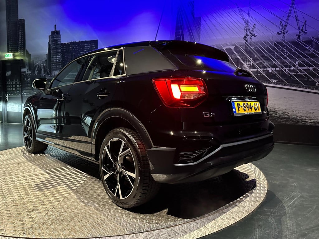 Audi Q2 35 tfsi business edition *navi*led*leer*trekhaak*