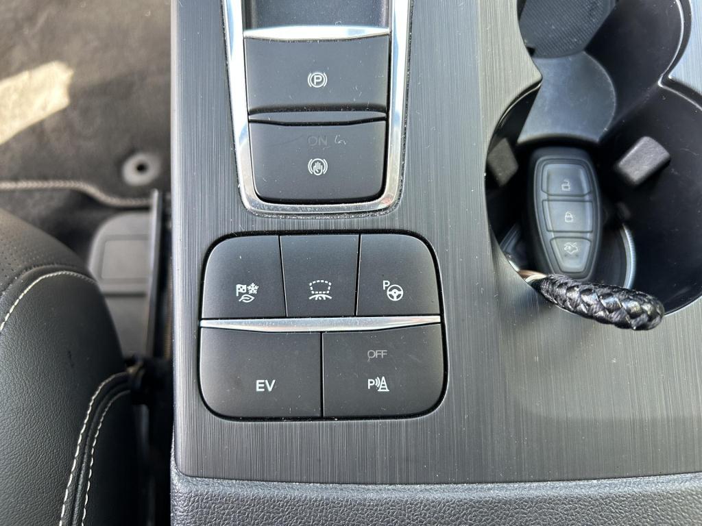 Ford Kuga 2.5 phev vignale